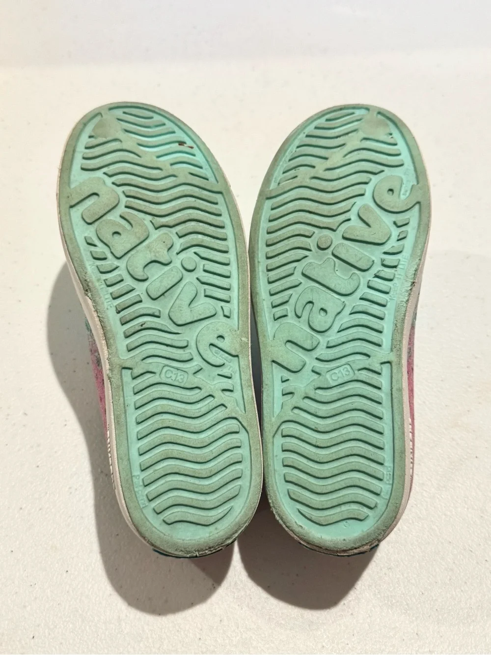 Native Jefferson Bio-Bling Kids Slip-On Water Shoes-Pink and Teal Ombre size C13
